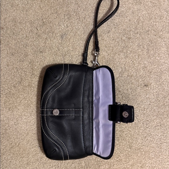 Leather COACH Black Wristlet EUC - Picture 6 of 6